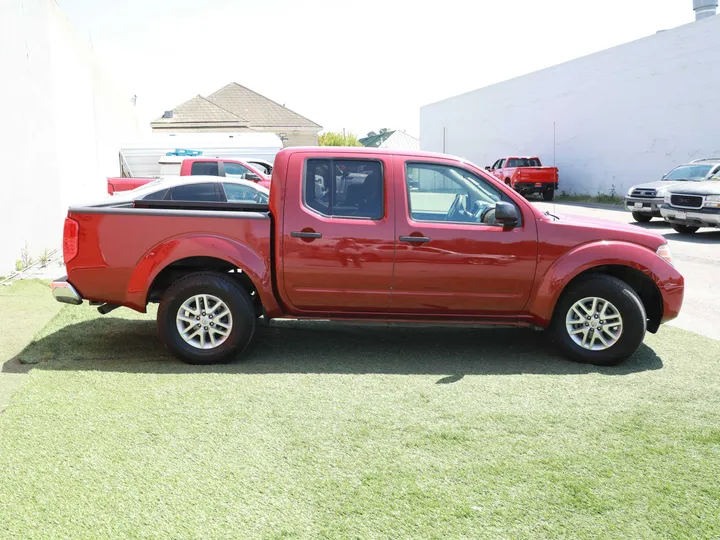 RED, 2019 NISSAN FRONTIER Image 4