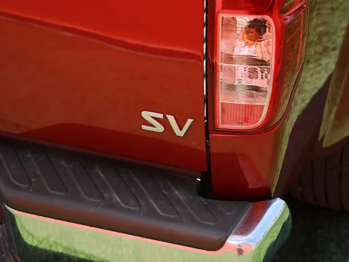 RED, 2019 NISSAN FRONTIER Image 7