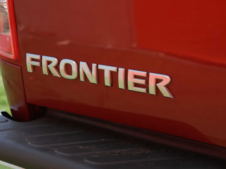 RED, 2019 NISSAN FRONTIER Image 8