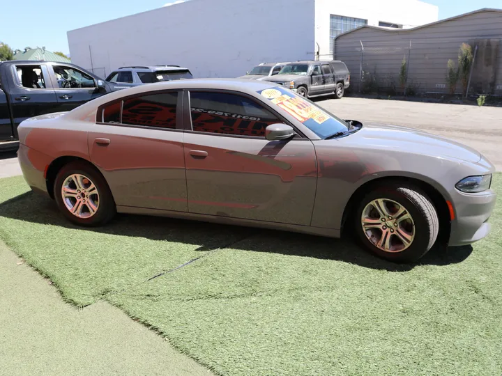 GRAY, 2019 DODGE CHARGER SXT Image 5