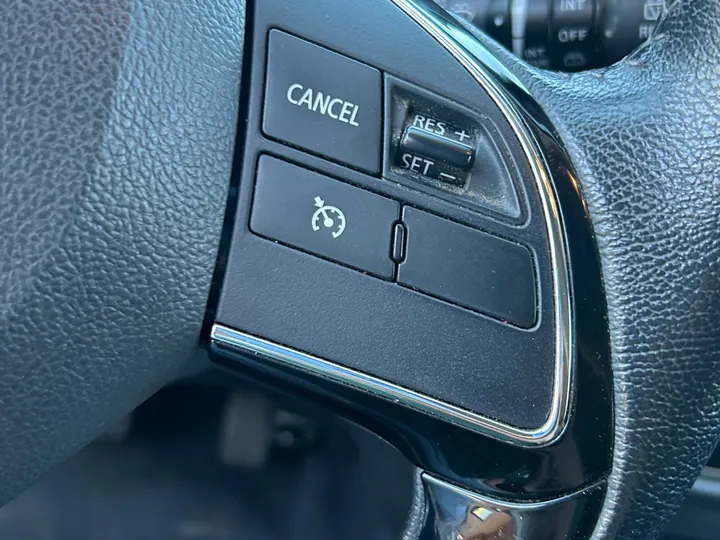 BROWN, 2018 MITSUBISHI OUTLANDER Image 13