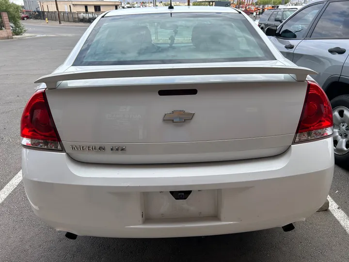 WHITE, 2012 CHEVROLET IMPALA Image 5