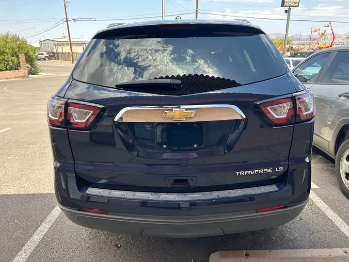 BLUE, 2015 CHEVROLET TRAVERSE Image 5