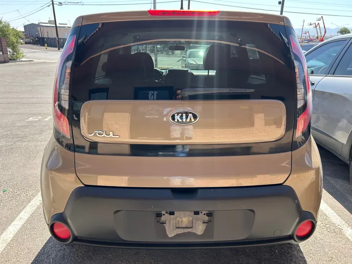 BROWN, 2014 KIA SOUL Image 5