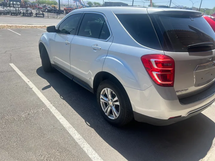 SILVER, 2017 CHEVROLET EQUINOX Image 4