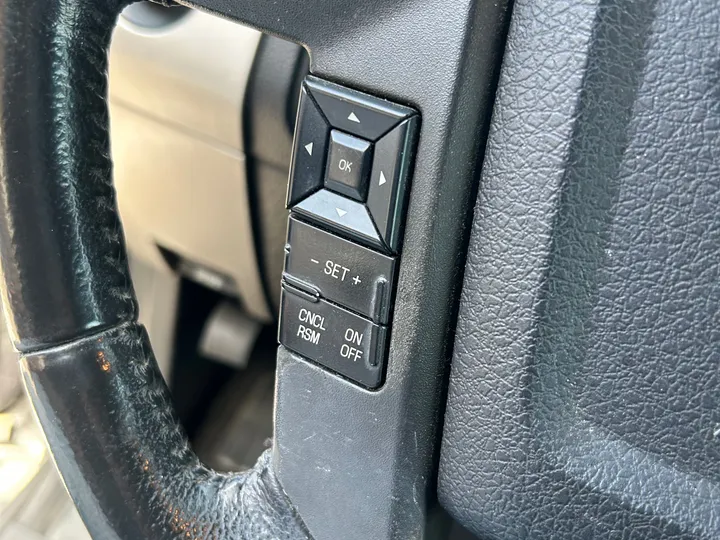 GREY, 2016 FORD EXPEDITION EL Image 12