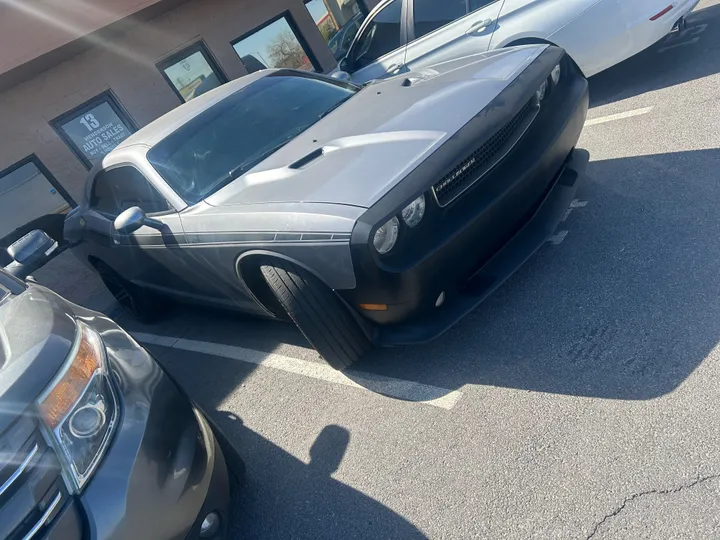 SILVER, 2014 DODGE CHALLENGER Image 2