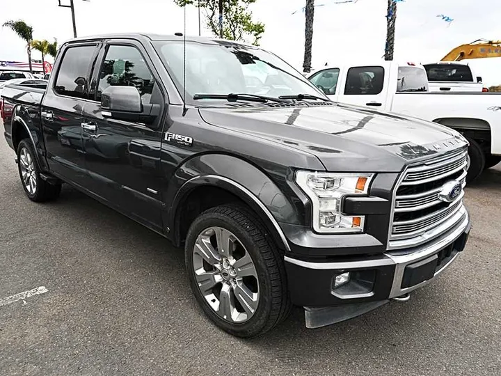 GREY, 2017 FORD F150 SUPERCREW CAB Image 3