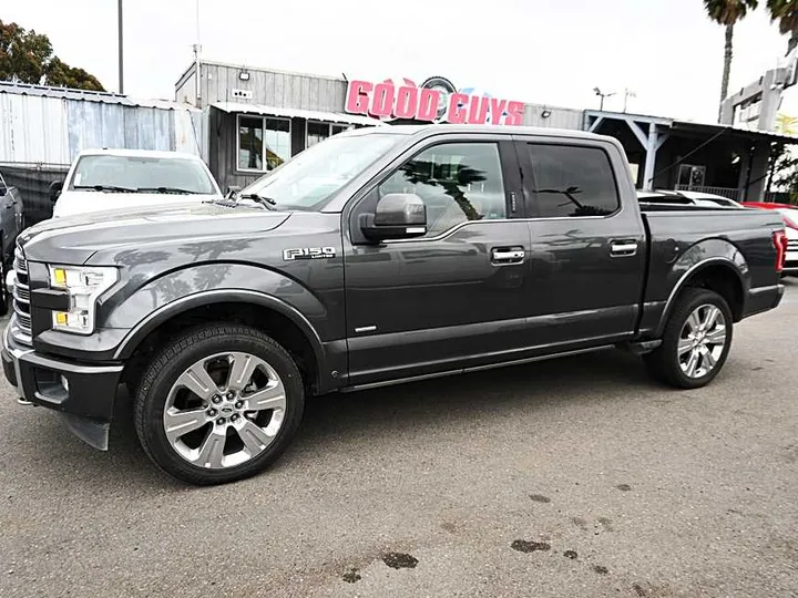 GREY, 2017 FORD F150 SUPERCREW CAB Image 4