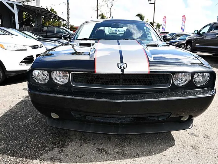 BLACK, 2010 DODGE CHALLENGER Image 2