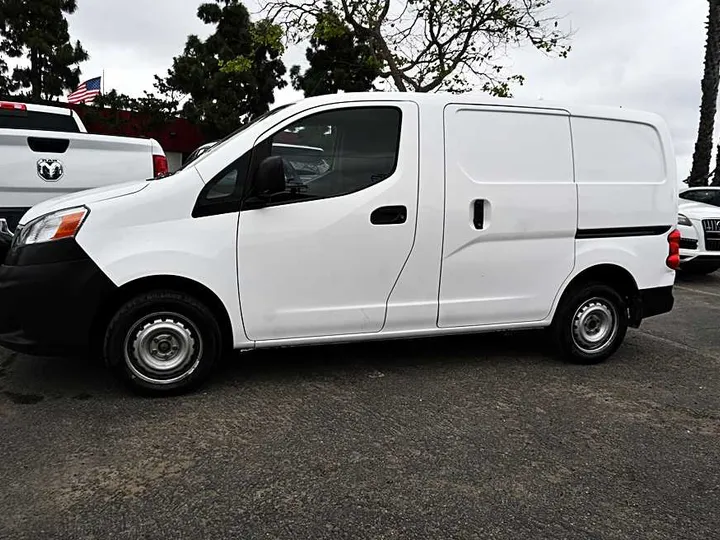 WHITE, 2015 NISSAN NV200 Image 3