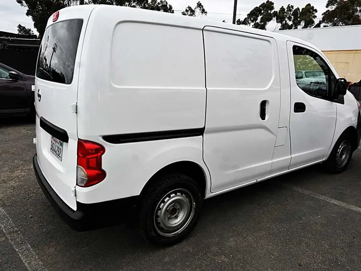 WHITE, 2015 NISSAN NV200 Image 6