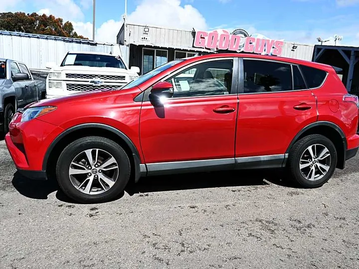 RED, 2017 TOYOTA RAV4 Image 4