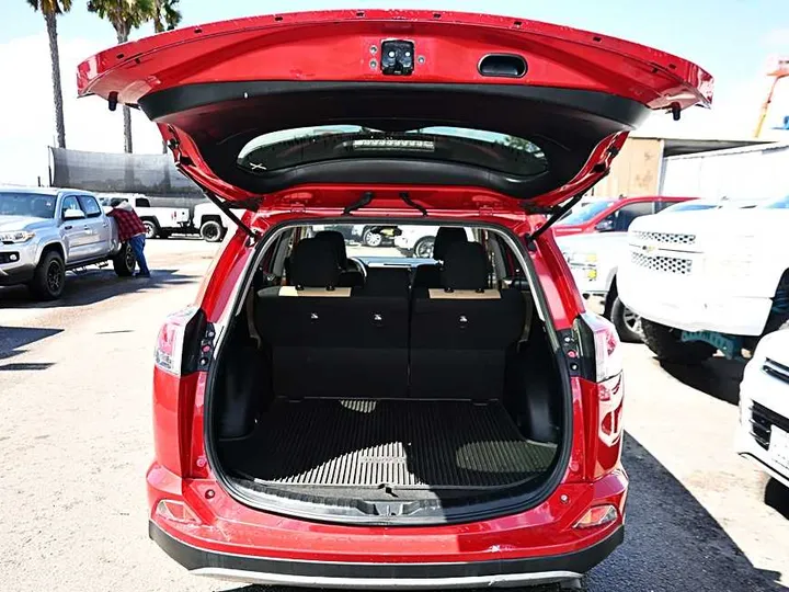 RED, 2017 TOYOTA RAV4 Image 8