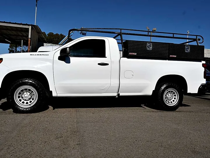 WHITE, 2019 CHEVROLET SILVERADO 1500 REGULAR CAB Image 4