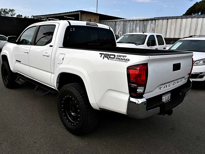 WHITE, 2022 TOYOTA TACOMA DOUBLE CAB Image 5