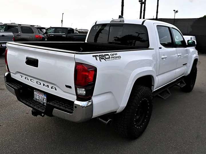 WHITE, 2022 TOYOTA TACOMA DOUBLE CAB Image 7