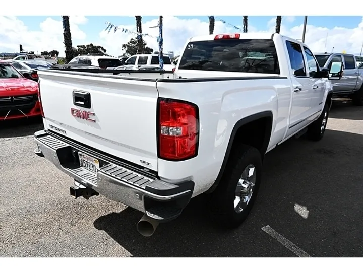 WHITE, 2018 GMC SIERRA 2500HD Image 7