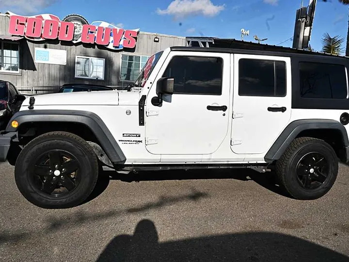 WHITE, 2018 JEEP WRANGLER UNLIMITED Image 4