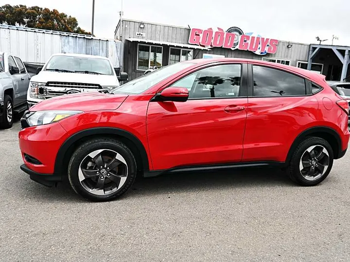 RED, 2018 HONDA HR-V Image 4