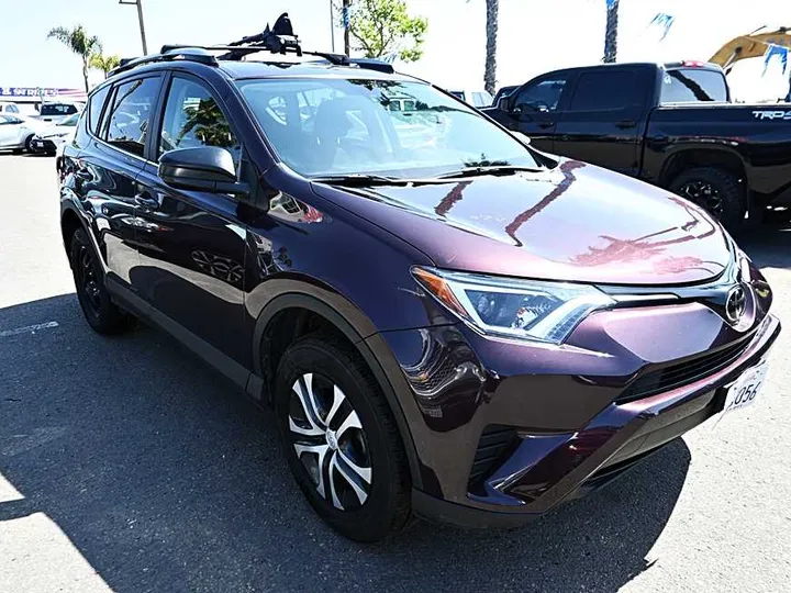 BURGUNDY, 2018 TOYOTA RAV4 Image 3