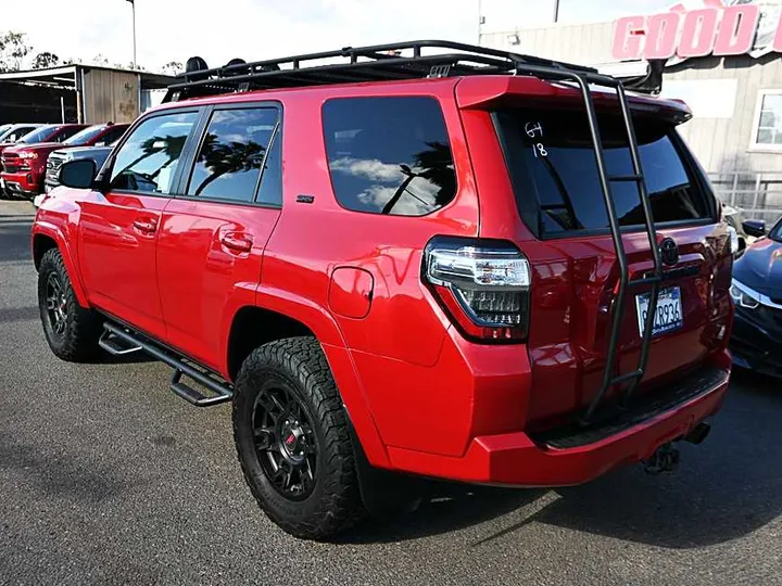 BURGUNDY, 2018 TOYOTA 4RUNNER Image 5