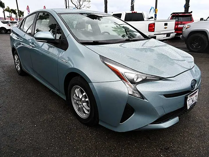 GREEN, 2017 TOYOTA PRIUS Image 3