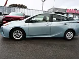 GREEN, 2017 TOYOTA PRIUS Thumnail Image 4