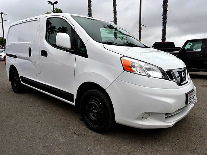 WHITE, 2019 NISSAN NV200 Image 3