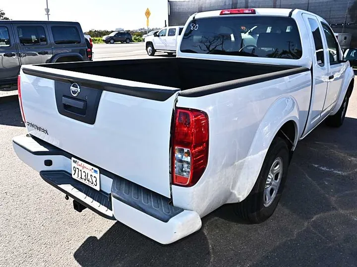 WHITE, 2019 NISSAN FRONTIER KING CAB Image 7