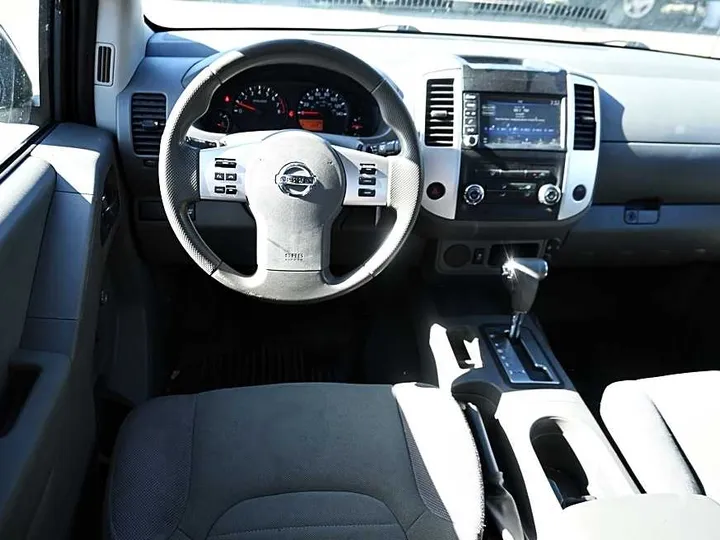 WHITE, 2019 NISSAN FRONTIER KING CAB Image 14