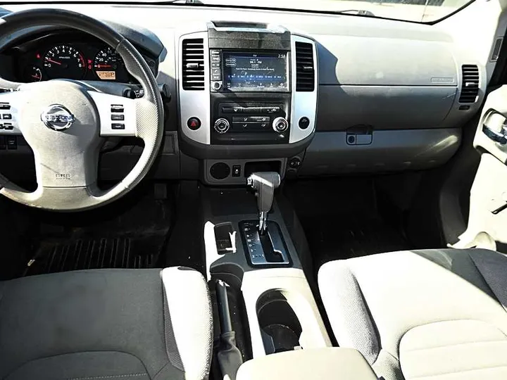 WHITE, 2019 NISSAN FRONTIER KING CAB Image 15
