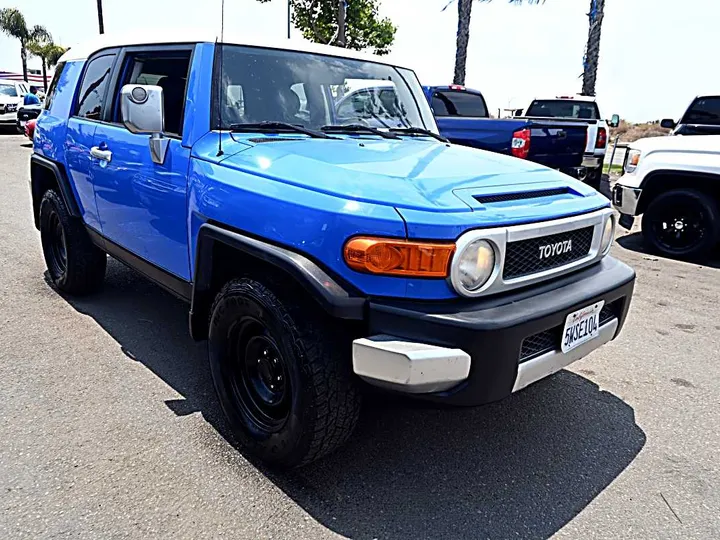 BLUE, 2007 TOYOTA FJ CRUISER Image 3