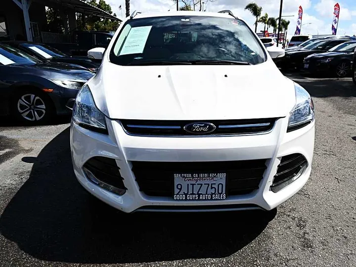 WHITE, 2015 FORD ESCAPE Image 2