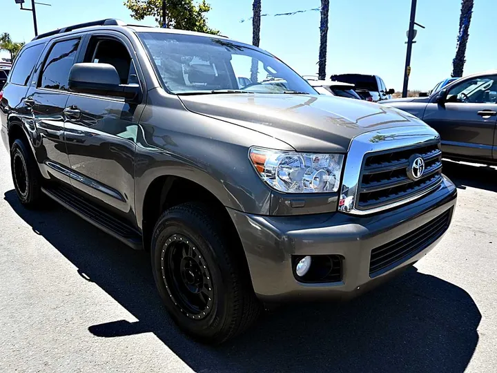 BEIGE, 2016 TOYOTA SEQUOIA Image 3