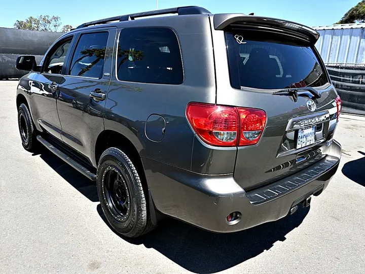 BEIGE, 2016 TOYOTA SEQUOIA Image 5