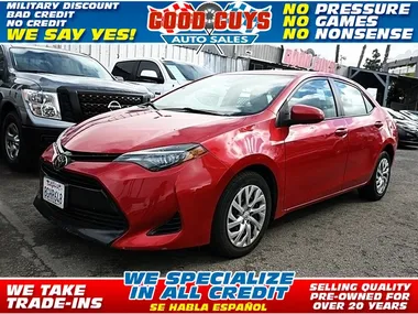 RED, 2018 TOYOTA COROLLA Image 3