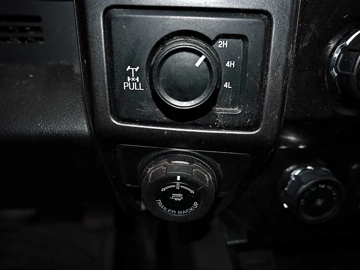 SILVER, 2019 FORD F150 SUPERCREW CAB Image 22