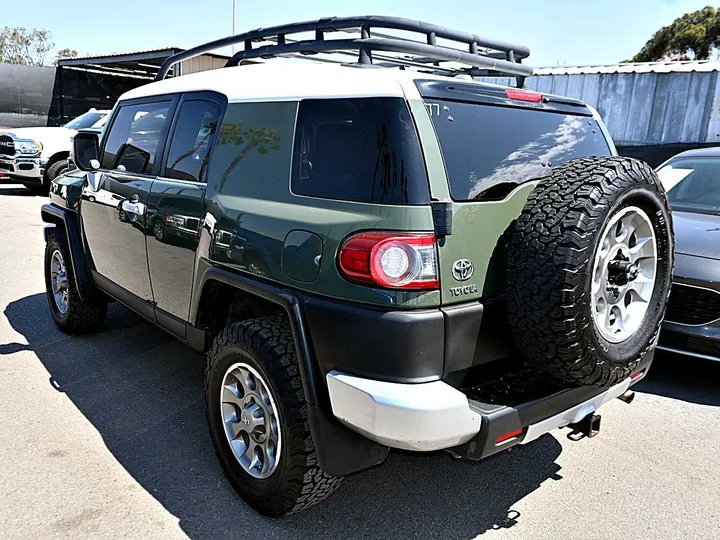 GREEN, 2012 TOYOTA FJ CRUISER Image 5