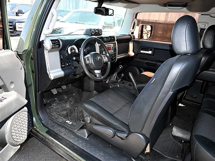 GREEN, 2012 TOYOTA FJ CRUISER Image 17