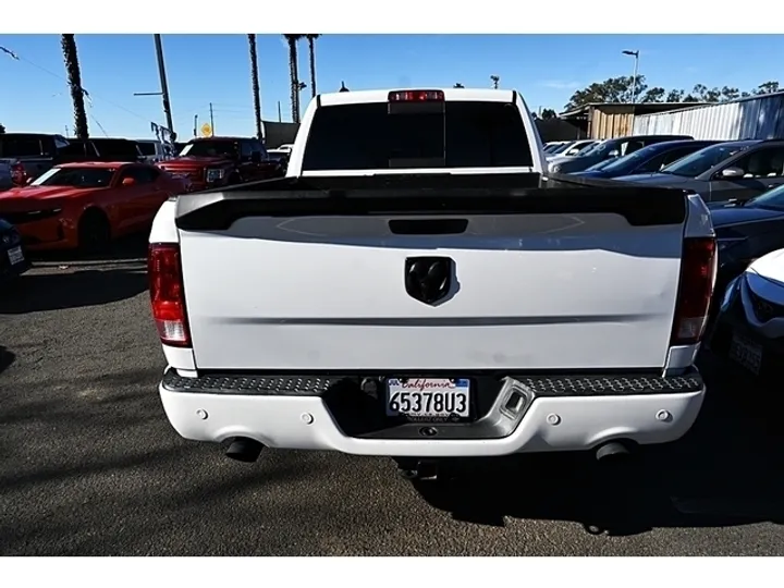 WHITE, 2019 RAM 1500 CLASSIC Image 6