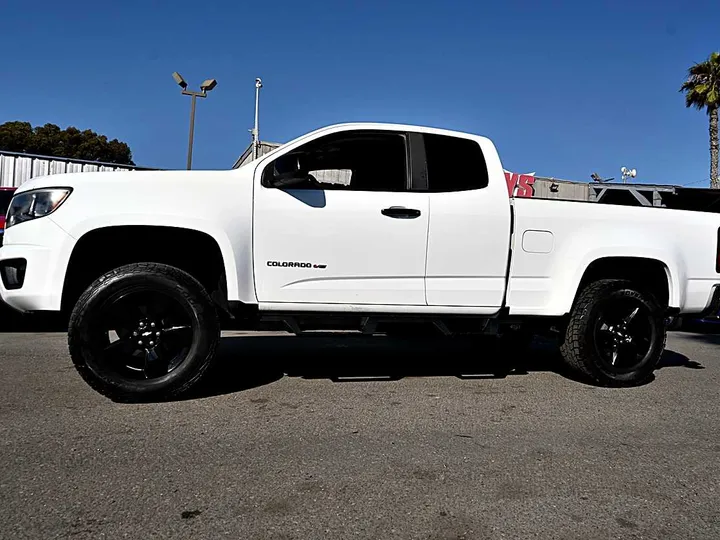 WHITE, 2018 CHEVROLET COLORADO EXTENDED CAB Image 4