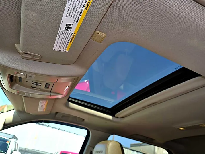 WHITE, 2016 GMC SIERRA 1500 CREW CAB Image 18