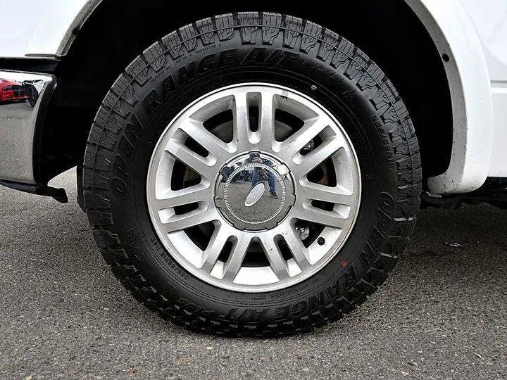 WHITE, 2011 FORD F150 SUPERCREW CAB Image 10