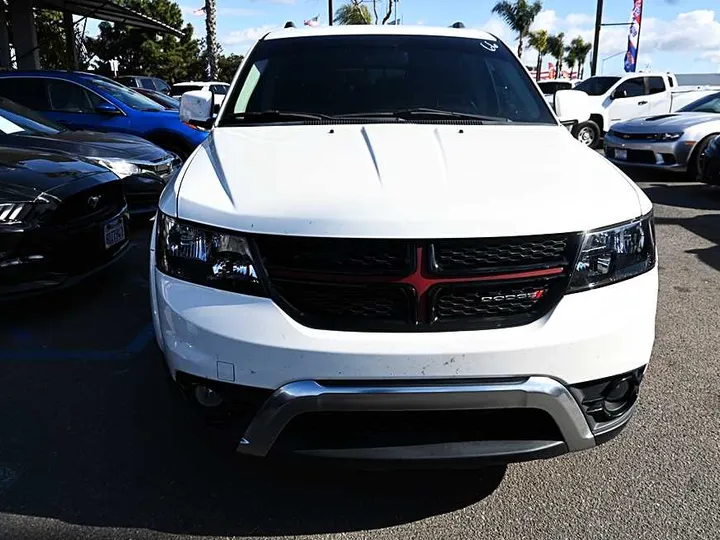 WHITE, 2018 DODGE JOURNEY Image 2