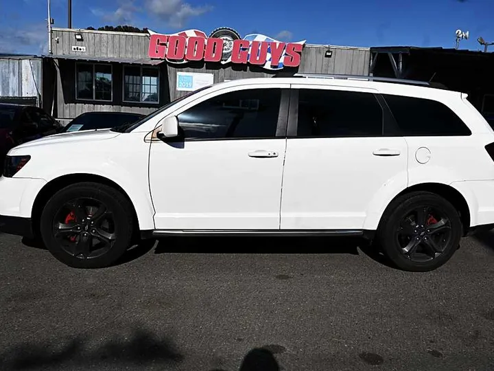 WHITE, 2018 DODGE JOURNEY Image 4