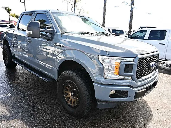 GREY, 2019 FORD F150 SUPERCREW CAB Image 3