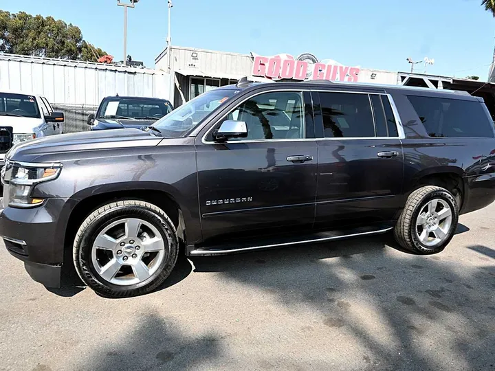 GREY, 2017 CHEVROLET SUBURBAN Image 4