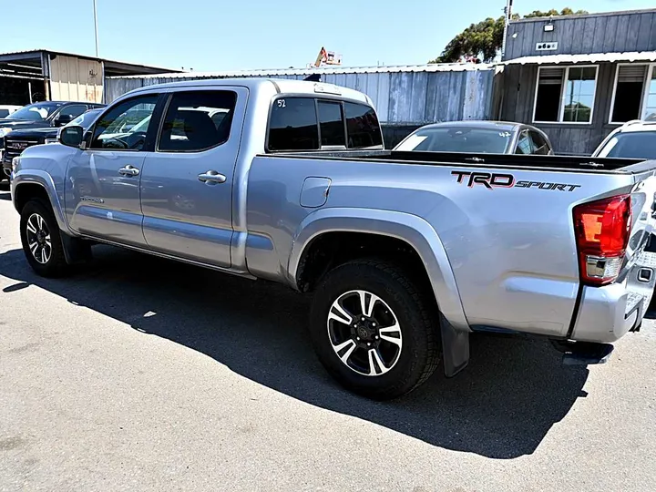 SILVER, 2016 TOYOTA TACOMA DOUBLE CAB Image 4