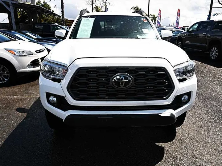 WHITE, 2020 TOYOTA TACOMA DOUBLE CAB Image 2